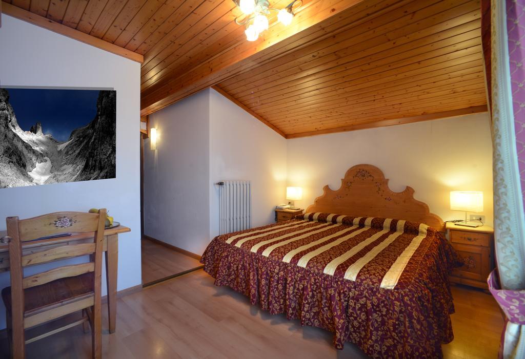 Hotel Margherita 산마르티노디카스트로차 객실 사진